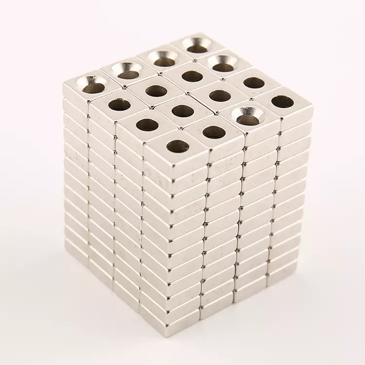 Custom N28 N38 N35 N40 N42 N52 Any Size of Square Countersunk Hole Neodymium Magnet Strong Permanent NdFeB Block Magnet for Fixing 