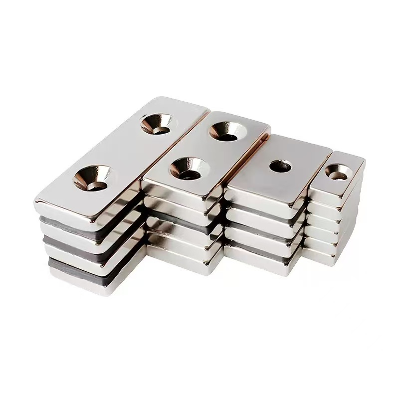N35-N52 Strong Countersunk Hole Rectangle Neodymium Magnets Permanent Block Magnets With Screw Hole For Industrial Mounting 