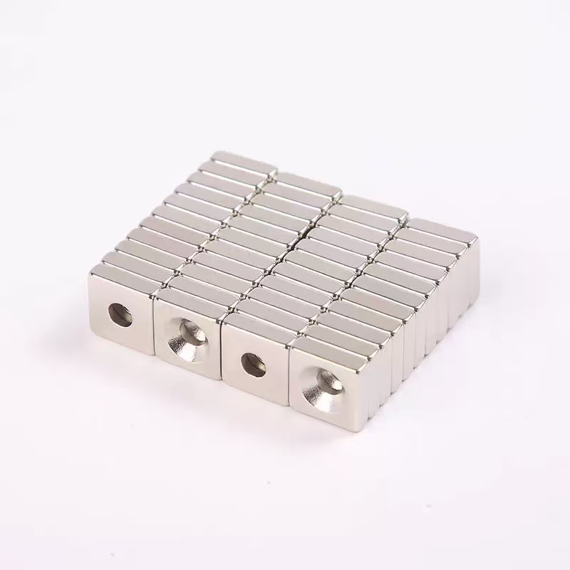 Custom N28 N38 N35 N40 N42 N52 Any Size of Square Countersunk Hole Neodymium Magnet Strong Permanent NdFeB Block Magnet for Fixing 