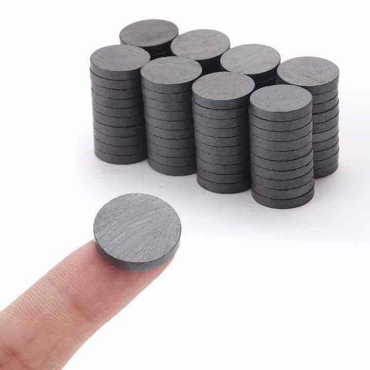 Manufacturer Y30 Y30bh Small Circular Sintered Ferrite Disc Magnet Round Ferrite Magnets for Hall Sensor